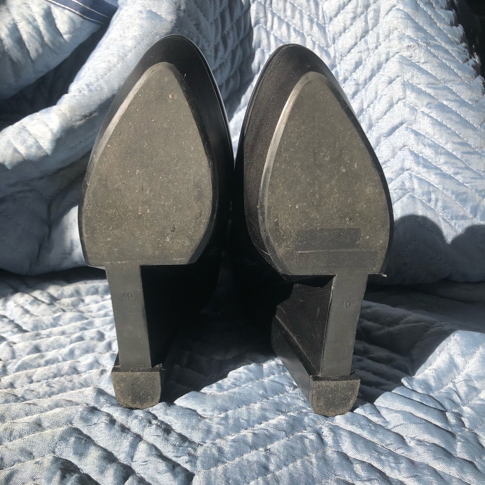 Theory platform booties size 10 - Picture 6 of 6